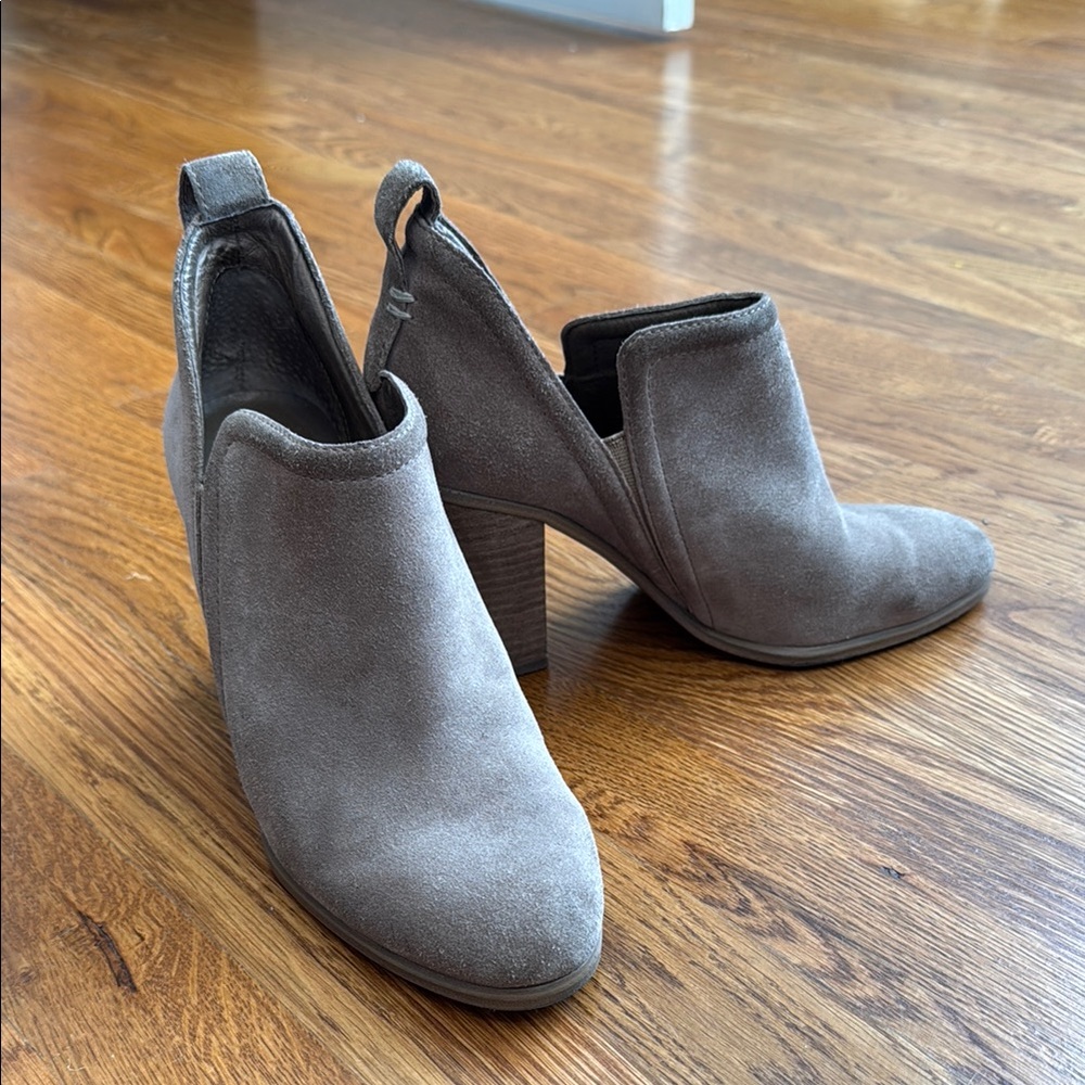 Light Taupe Suede Ankle Boots with Chunky Heel and V-Cut Opening